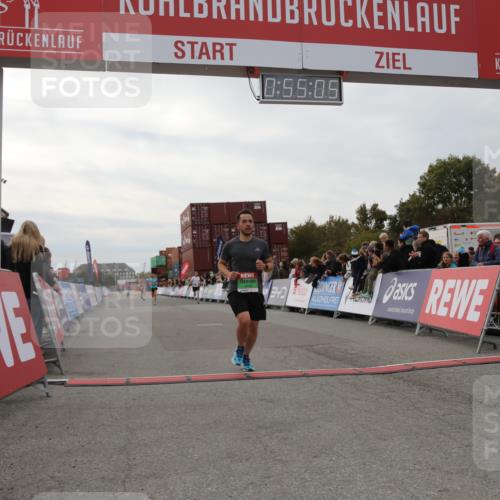 03.10.2025 - Köhlbrandbrückenlauf Yannick Fuchs http://msf.ph/oto/8984129 03.10.2025 15:55:03 Ziel 7010, 7040, 7597, 7898, 9594 meine-sportfotos.de