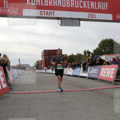 03.10.2025 - Köhlbrandbrückenlauf Yannick Fuchs http://msf.ph/oto/8984131 03.10.2025 15:55:03 Ziel 7010, 7040, 7597, 7898, 9594 meine-sportfotos.de