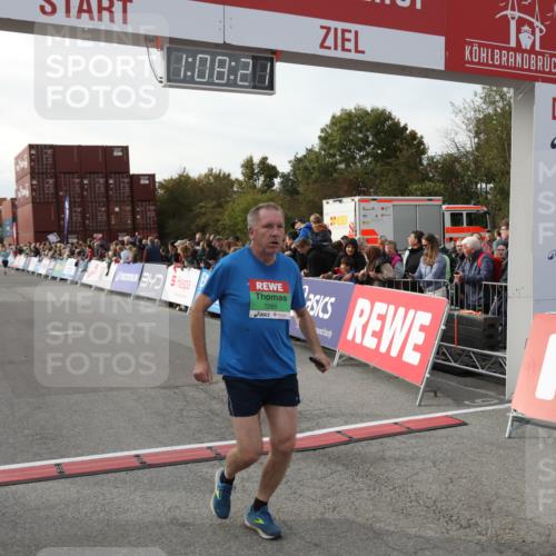 03.10.2025 - Köhlbrandbrückenlauf Yannick Fuchs http://msf.ph/oto/8984132 03.10.2025 16:08:19 Ziel 7285, 7314, 7349, 7449 meine-sportfotos.de