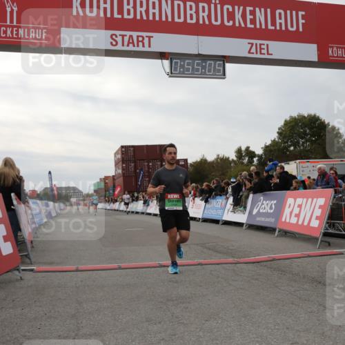 03.10.2025 - Köhlbrandbrückenlauf Yannick Fuchs http://msf.ph/oto/8984133 03.10.2025 15:55:03 Ziel 7010, 7040, 7597, 7898, 9594 meine-sportfotos.de