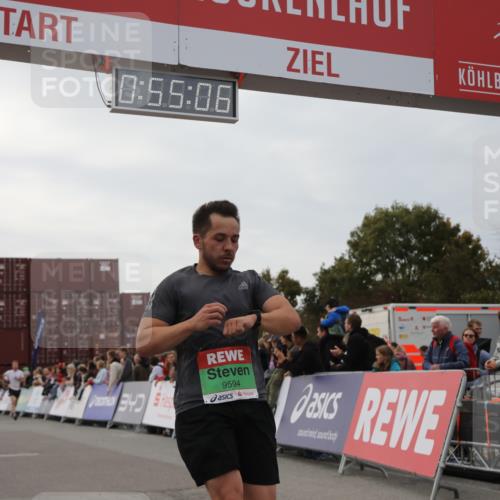 03.10.2025 - Köhlbrandbrückenlauf Yannick Fuchs http://msf.ph/oto/8984138 03.10.2025 15:55:04 Ziel 7010, 7040, 7100, 7597, 7898, 9594 meine-sportfotos.de