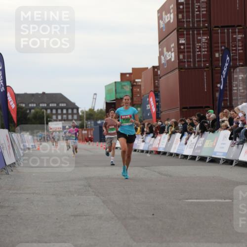 03.10.2025 - Köhlbrandbrückenlauf Yannick Fuchs http://msf.ph/oto/8984144 03.10.2025 15:55:06 Ziel 7040, 7100, 7898, 9594 meine-sportfotos.de