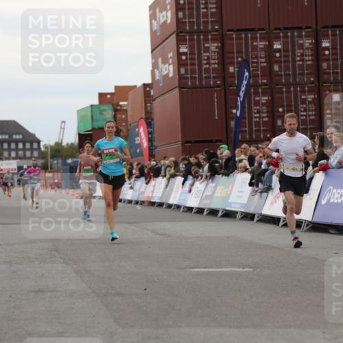 03.10.2025 - Köhlbrandbrückenlauf Yannick Fuchs http://msf.ph/oto/8984147 03.10.2025 15:55:06 Ziel 7040, 7100, 7898, 9594 meine-sportfotos.de
