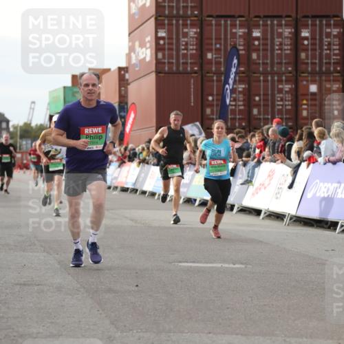 03.10.2025 - Köhlbrandbrückenlauf Yannick Fuchs http://msf.ph/oto/8984148 03.10.2025 16:08:25 Ziel 7314, 7349, 7423, 7594, 7851, 9110 meine-sportfotos.de