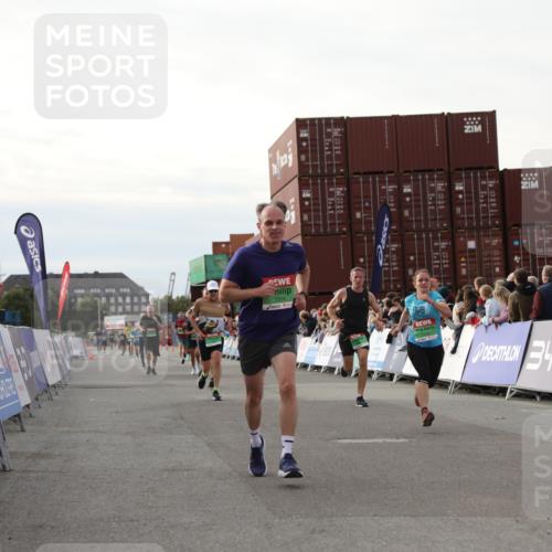 03.10.2025 - Köhlbrandbrückenlauf Yannick Fuchs http://msf.ph/oto/8984154 03.10.2025 16:08:25 Ziel 7314, 7349, 7423, 7594, 7851, 9110 meine-sportfotos.de