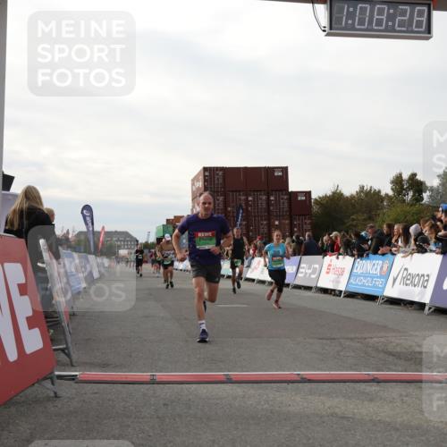 03.10.2025 - Köhlbrandbrückenlauf Yannick Fuchs http://msf.ph/oto/8984158 03.10.2025 16:08:26 Ziel 7314, 7349, 7423, 7594, 7708, 7851, 8778, 9110 meine-sportfotos.de