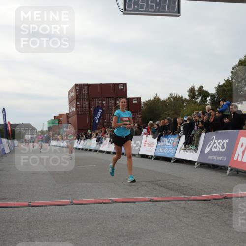03.10.2025 - Köhlbrandbrückenlauf Yannick Fuchs http://msf.ph/oto/8984166 03.10.2025 15:55:09 Ziel 7040, 7053, 7100, 7898 meine-sportfotos.de