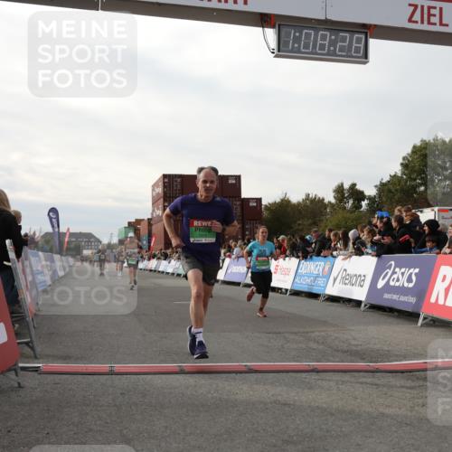 03.10.2025 - Köhlbrandbrückenlauf Yannick Fuchs http://msf.ph/oto/8984167 03.10.2025 16:08:26 Ziel 7314, 7349, 7423, 7594, 7708, 7851, 8778, 9110 meine-sportfotos.de