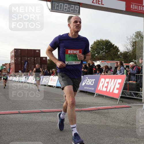 03.10.2025 - Köhlbrandbrückenlauf Yannick Fuchs http://msf.ph/oto/8984178 03.10.2025 16:08:27 Ziel 7314, 7349, 7423, 7594, 7708, 7851, 8279, 8778, 9110 meine-sportfotos.de