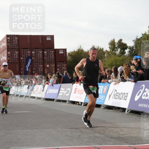 03.10.2025 - Köhlbrandbrückenlauf Yannick Fuchs http://msf.ph/oto/8984187 03.10.2025 16:08:28 Ziel 7314, 7349, 7360, 7423, 7594, 7708, 7851, 8279, 8778, 9110 meine-sportfotos.de