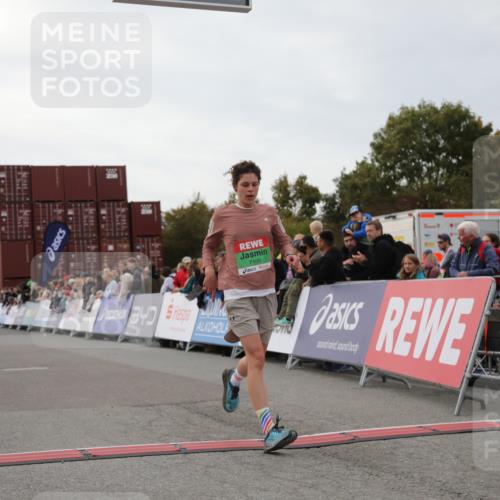 03.10.2025 - Köhlbrandbrückenlauf Yannick Fuchs http://msf.ph/oto/8984194 03.10.2025 15:55:13 Ziel 7053, 7100, 7197, 7898 meine-sportfotos.de