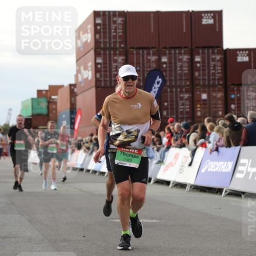 03.10.2025 - Köhlbrandbrückenlauf Yannick Fuchs http://msf.ph/oto/8984195 03.10.2025 16:08:29 Ziel 7314, 7349, 7360, 7423, 7594, 7616, 7708, 7851, 8279, 8778, 9110 meine-sportfotos.de