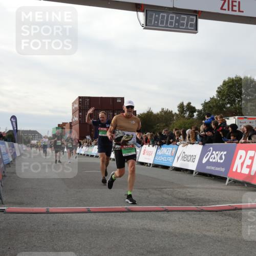 03.10.2025 - Köhlbrandbrückenlauf Yannick Fuchs http://msf.ph/oto/8984204 03.10.2025 16:08:30 Ziel 7314, 7349, 7360, 7423, 7594, 7616, 7708, 7851, 8279, 8778, 9110 meine-sportfotos.de