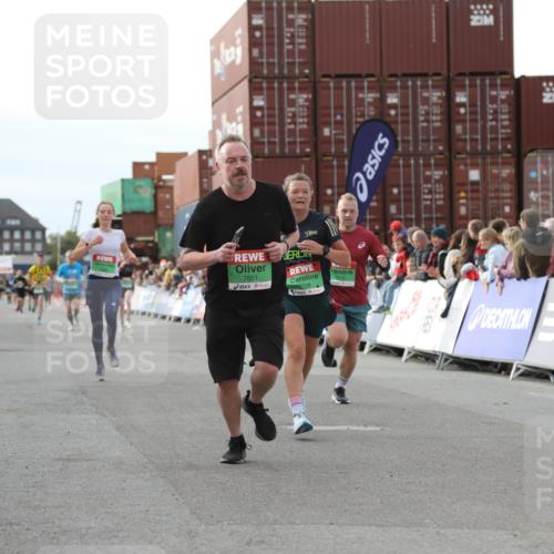 03.10.2025 - Köhlbrandbrückenlauf Yannick Fuchs http://msf.ph/oto/8984221 03.10.2025 16:08:32 Ziel 7339, 7360, 7423, 7594, 7616, 7708, 7851, 8279, 8778, 9110 meine-sportfotos.de