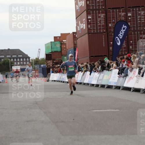 03.10.2025 - Köhlbrandbrückenlauf Yannick Fuchs http://msf.ph/oto/8984232 03.10.2025 15:55:17 Ziel 7053, 7197 meine-sportfotos.de