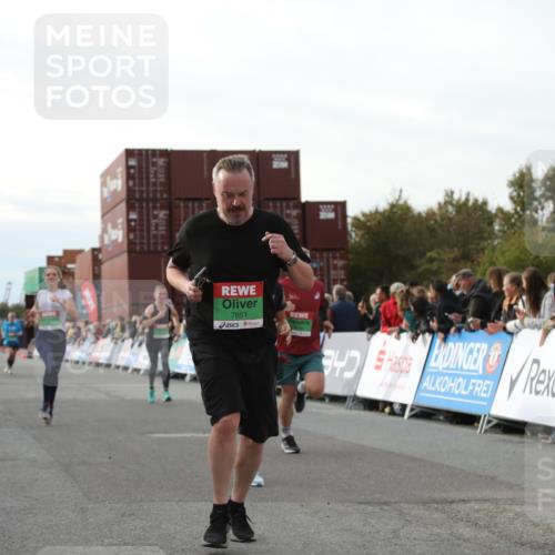 03.10.2025 - Köhlbrandbrückenlauf Yannick Fuchs http://msf.ph/oto/8984236 03.10.2025 16:08:34 Ziel 7283, 7339, 7360, 7423, 7594, 7616, 7708, 7851, 8279, 8778 meine-sportfotos.de