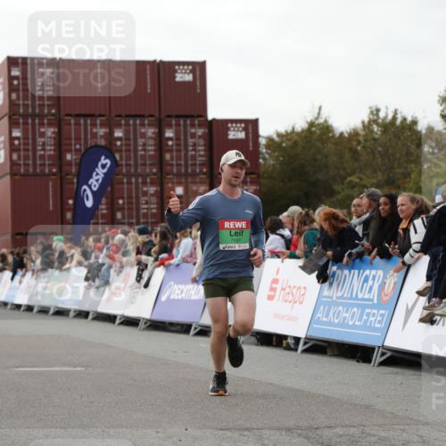 03.10.2025 - Köhlbrandbrückenlauf Yannick Fuchs http://msf.ph/oto/8984243 03.10.2025 15:55:20 Ziel 7197, 8993 meine-sportfotos.de