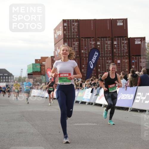 03.10.2025 - Köhlbrandbrückenlauf Yannick Fuchs http://msf.ph/oto/8984246 03.10.2025 16:08:35 Ziel 7283, 7339, 7360, 7594, 7616, 7708, 7851, 8279, 8778 meine-sportfotos.de