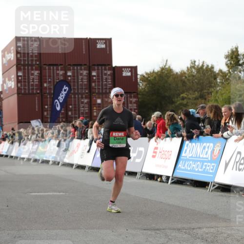 03.10.2025 - Köhlbrandbrückenlauf Yannick Fuchs http://msf.ph/oto/8984278 03.10.2025 16:08:39 Ziel 7283, 7339, 7360, 7616, 8279, 8846 meine-sportfotos.de