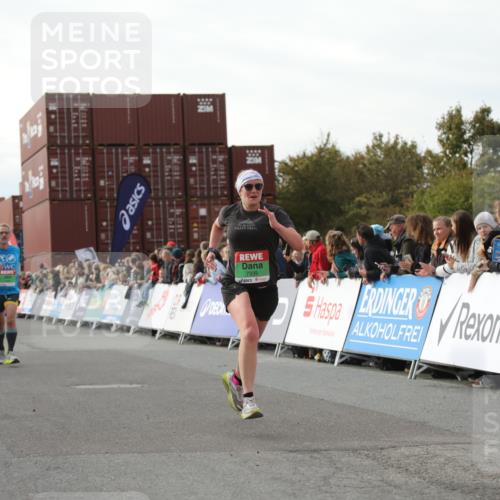 03.10.2025 - Köhlbrandbrückenlauf Yannick Fuchs http://msf.ph/oto/8984279 03.10.2025 16:08:40 Ziel 7283, 7339, 7360, 7616, 8846 meine-sportfotos.de