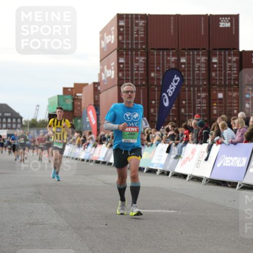 03.10.2025 - Köhlbrandbrückenlauf Yannick Fuchs http://msf.ph/oto/8984287 03.10.2025 16:08:41 Ziel 7283, 7339, 7616, 8846 meine-sportfotos.de