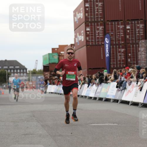 03.10.2025 - Köhlbrandbrückenlauf Yannick Fuchs http://msf.ph/oto/8984295 03.10.2025 15:55:32 Ziel 7030, 7067, 7575 meine-sportfotos.de