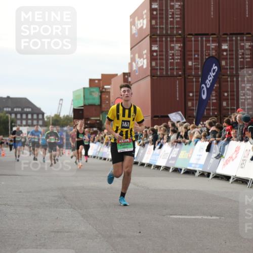 03.10.2025 - Köhlbrandbrückenlauf Yannick Fuchs http://msf.ph/oto/8984307 03.10.2025 16:08:43 Ziel 7191, 7283, 7339, 8846 meine-sportfotos.de