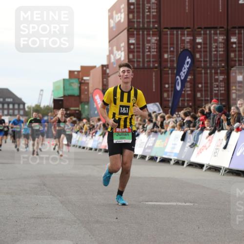 03.10.2025 - Köhlbrandbrückenlauf Yannick Fuchs http://msf.ph/oto/8984312 03.10.2025 16:08:44 Ziel 7191, 7283, 7339, 8118, 8846 meine-sportfotos.de