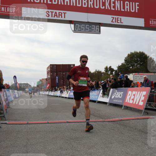 03.10.2025 - Köhlbrandbrückenlauf Yannick Fuchs http://msf.ph/oto/8984315 03.10.2025 15:55:35 Ziel 7030, 7067, 7575, 8594, 8942 meine-sportfotos.de