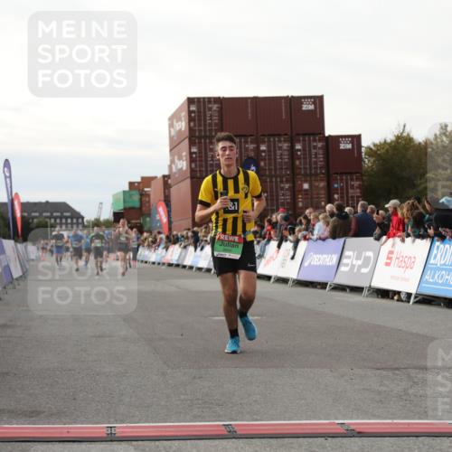 03.10.2025 - Köhlbrandbrückenlauf Yannick Fuchs http://msf.ph/oto/8984324 03.10.2025 16:08:45 Ziel 7191, 7283, 8118, 8846 meine-sportfotos.de