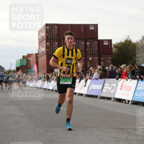 03.10.2025 - Köhlbrandbrückenlauf Yannick Fuchs http://msf.ph/oto/8984326 03.10.2025 16:08:45 Ziel 7191, 7283, 8118, 8846 meine-sportfotos.de