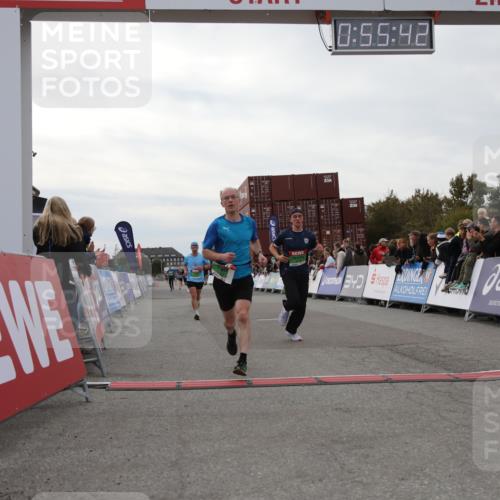 03.10.2025 - Köhlbrandbrückenlauf Yannick Fuchs http://msf.ph/oto/8984343 03.10.2025 15:55:40 Ziel 7043, 7067, 7286, 7575, 8594, 8942, 9743 meine-sportfotos.de