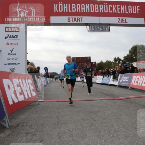 03.10.2025 - Köhlbrandbrückenlauf Yannick Fuchs http://msf.ph/oto/8984347 03.10.2025 15:55:40 Ziel 7043, 7067, 7286, 7575, 8594, 8942, 9743 meine-sportfotos.de