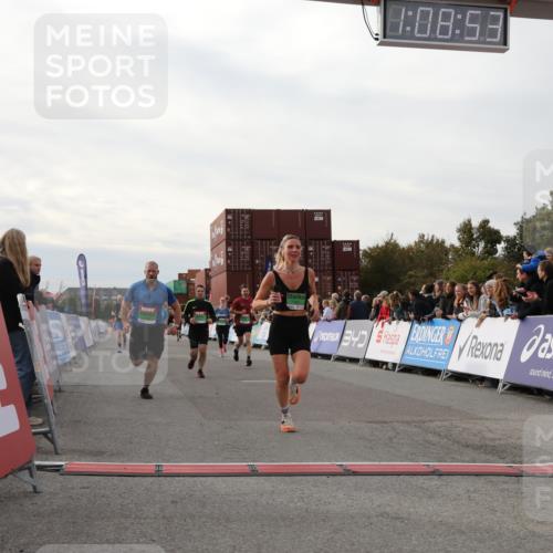 03.10.2025 - Köhlbrandbrückenlauf Yannick Fuchs http://msf.ph/oto/8984348 03.10.2025 16:08:51 Ziel 7057, 7141, 7191, 7333, 7336, 7585, 8118, 8931 meine-sportfotos.de