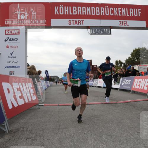 03.10.2025 - Köhlbrandbrückenlauf Yannick Fuchs http://msf.ph/oto/8984351 03.10.2025 15:55:41 Ziel 7043, 7067, 7286, 7575, 8594, 8942, 9743 meine-sportfotos.de