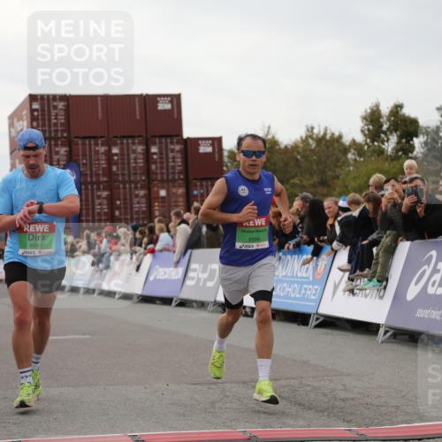 03.10.2025 - Köhlbrandbrückenlauf Yannick Fuchs http://msf.ph/oto/8984360 03.10.2025 15:55:42 Ziel 7043, 7067, 7286, 7575, 8594, 8942, 9743 meine-sportfotos.de