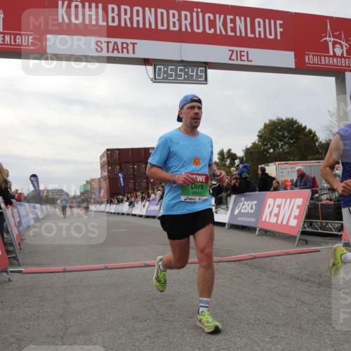 03.10.2025 - Köhlbrandbrückenlauf Yannick Fuchs http://msf.ph/oto/8984369 03.10.2025 15:55:43 Ziel 7043, 7067, 7286, 7575, 8594, 8942, 9743 meine-sportfotos.de