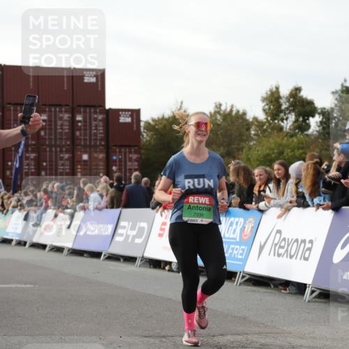 03.10.2025 - Köhlbrandbrückenlauf Yannick Fuchs http://msf.ph/oto/8984390 03.10.2025 16:08:56 Ziel 7057, 7141, 7333, 7336, 7585, 8118, 8725, 8931 meine-sportfotos.de