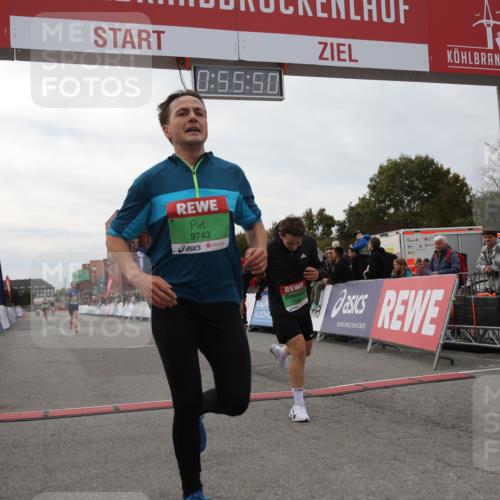 03.10.2025 - Köhlbrandbrückenlauf Yannick Fuchs http://msf.ph/oto/8984399 03.10.2025 15:55:48 Ziel 7043, 7286, 7456, 7968, 9743 meine-sportfotos.de