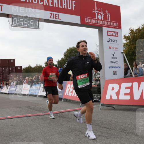 03.10.2025 - Köhlbrandbrückenlauf Yannick Fuchs http://msf.ph/oto/8984407 03.10.2025 15:55:49 Ziel 7043, 7286, 7456, 7968, 9743 meine-sportfotos.de