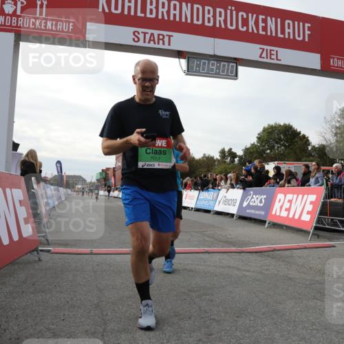 03.10.2025 - Köhlbrandbrückenlauf Yannick Fuchs http://msf.ph/oto/8984413 03.10.2025 16:08:59 Ziel 7057, 7333, 7336, 7379, 7501, 7585, 8725, 9139 meine-sportfotos.de