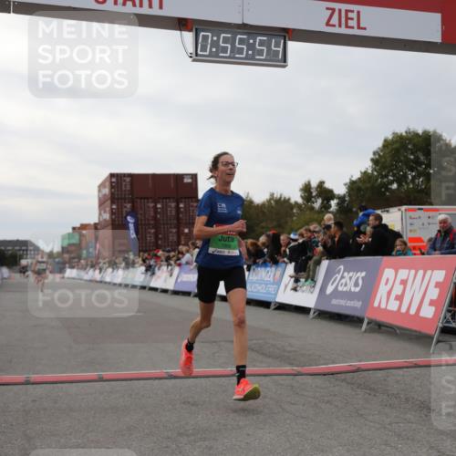 03.10.2025 - Köhlbrandbrückenlauf Yannick Fuchs http://msf.ph/oto/8984433 03.10.2025 15:55:53 Ziel 7456, 7555, 7968 meine-sportfotos.de