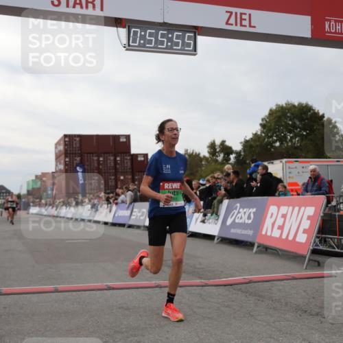 03.10.2025 - Köhlbrandbrückenlauf Yannick Fuchs http://msf.ph/oto/8984435 03.10.2025 15:55:53 Ziel 7456, 7555, 7968 meine-sportfotos.de