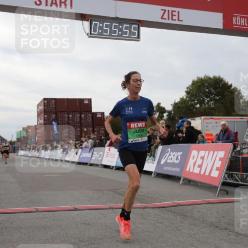 03.10.2025 - Köhlbrandbrückenlauf Yannick Fuchs http://msf.ph/oto/8984437 03.10.2025 15:55:53 Ziel 7456, 7555, 7968 meine-sportfotos.de