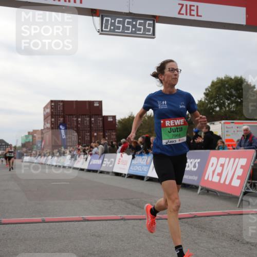 03.10.2025 - Köhlbrandbrückenlauf Yannick Fuchs http://msf.ph/oto/8984439 03.10.2025 15:55:53 Ziel 7456, 7555, 7968 meine-sportfotos.de
