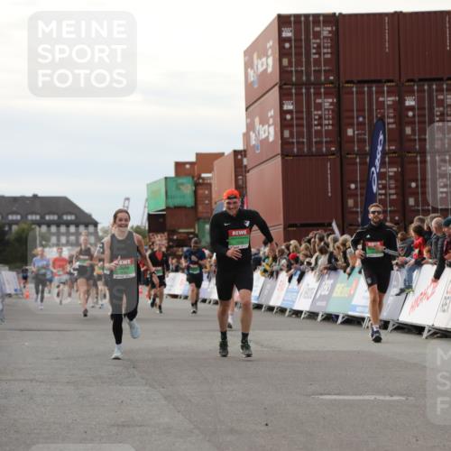 03.10.2025 - Köhlbrandbrückenlauf Yannick Fuchs http://msf.ph/oto/8984462 03.10.2025 16:09:05 Ziel 7379, 7501, 7823, 8348, 8725, 8763, 8797, 9139, 9216, 9739 meine-sportfotos.de