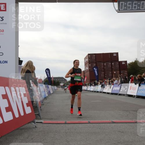 03.10.2025 - Köhlbrandbrückenlauf Yannick Fuchs http://msf.ph/oto/8984478 03.10.2025 15:56:00 Ziel 7012, 7456, 7555, 9231 meine-sportfotos.de