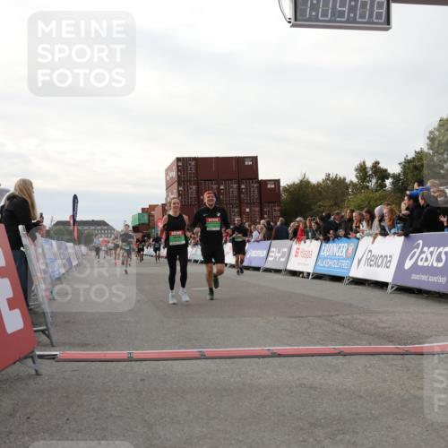 03.10.2025 - Köhlbrandbrückenlauf Yannick Fuchs http://msf.ph/oto/8984482 03.10.2025 16:09:06 Ziel 7379, 7501, 7823, 8217, 8348, 8725, 8763, 8797, 9091, 9139, 9216, 9739 meine-sportfotos.de