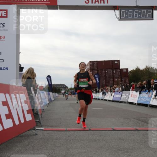 03.10.2025 - Köhlbrandbrückenlauf Yannick Fuchs http://msf.ph/oto/8984483 03.10.2025 15:56:00 Ziel 7012, 7456, 7555, 9231 meine-sportfotos.de