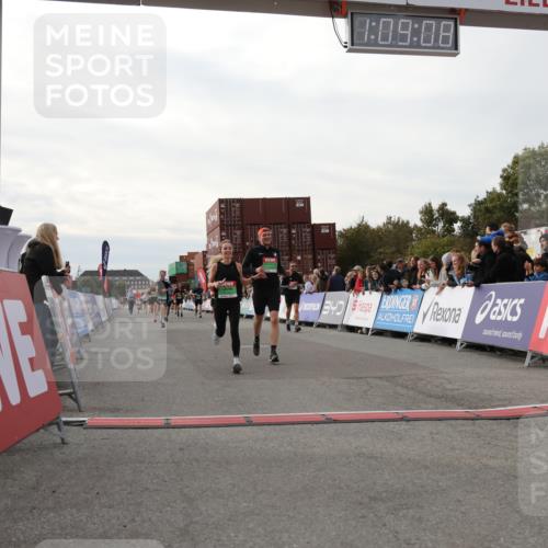 03.10.2025 - Köhlbrandbrückenlauf Yannick Fuchs http://msf.ph/oto/8984485 03.10.2025 16:09:07 Ziel 7379, 7501, 7823, 8217, 8348, 8763, 8797, 9091, 9139, 9216, 9739 meine-sportfotos.de